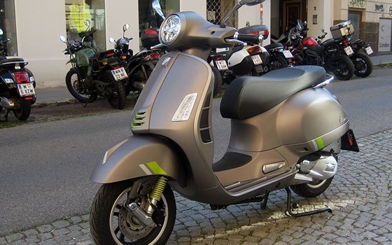 Gebrauchtmotorrad Vespa GTS 125ie Super Tech - Bild 4 Gebrauchtmotorrad Vespa GTS 125ie Super Tech - Bild 4