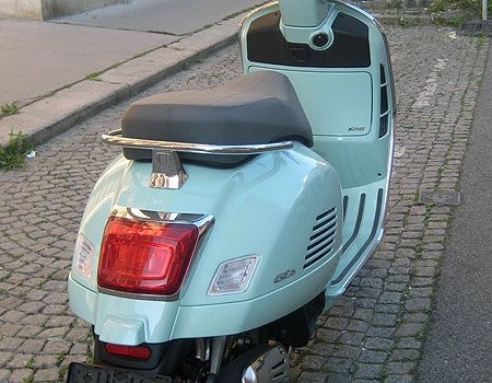Gebrauchtmotorrad Vespa GTS 125 - Bild 3 Gebrauchtmotorrad Vespa GTS 125 - Bild 3