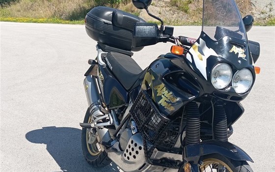 Gebrauchtmotorrad Honda XRV 750 Africa Twin - Bild 9 Gebrauchtmotorrad Honda XRV 750 Africa Twin - Bild 9