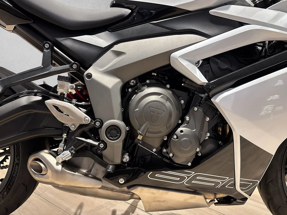 Offer Triumph Daytona 660 Bild 5: Offer Triumph Daytona 660