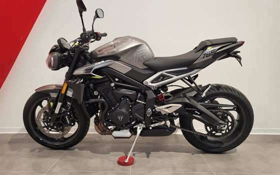 Gebrauchtmotorrad Triumph Street Triple R - Bild 12