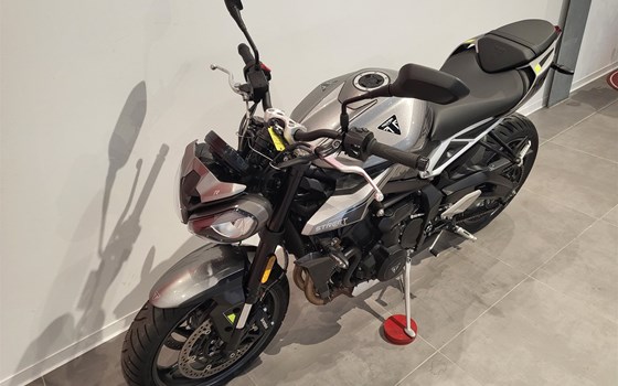 Gebrauchtmotorrad Triumph Street Triple R - Bild 15