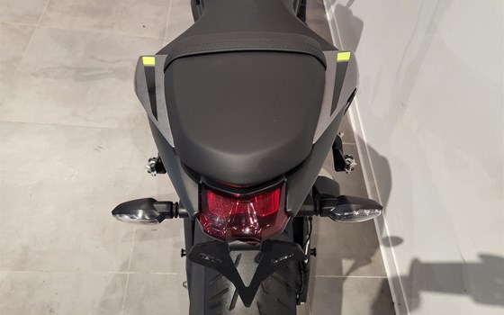 Gebrauchtmotorrad Triumph Street Triple R - Bild 18