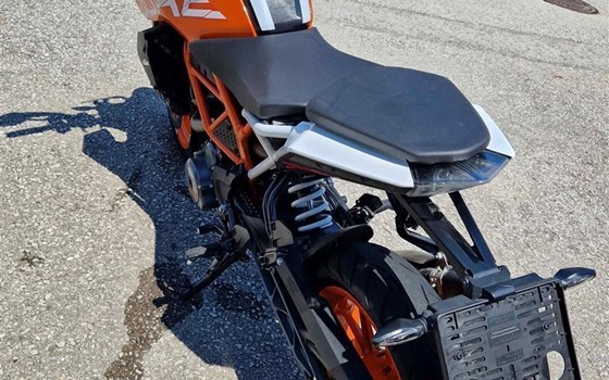 Gebrauchtmotorrad KTM 390 Duke - Bild 2