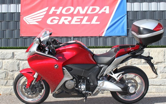 Gebrauchtmotorrad Honda VFR 1200 F - Bild 3 Gebrauchtmotorrad Honda VFR 1200 F - Bild 3