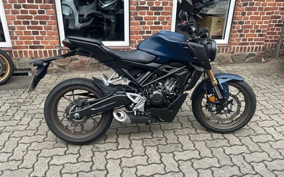 Gebrauchtmotorrad Honda CB125R - Bild 5