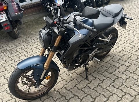 Gebrauchtmotorrad Honda CB125R - Bild 2