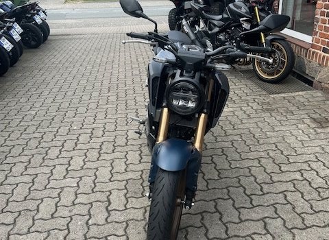 Gebrauchtmotorrad Honda CB125R - Bild 3