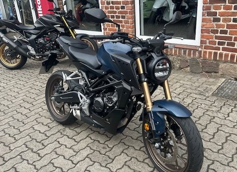 Gebrauchtmotorrad Honda CB125R - Bild 1