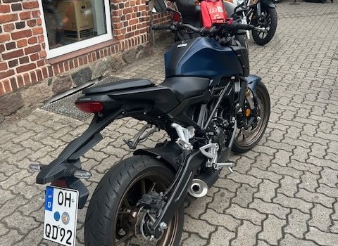 Gebrauchtmotorrad Honda CB125R - Bild 4