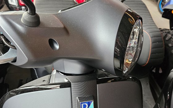 Neufahrzeug Vespa GTS 125 Super Sport - Bild 3