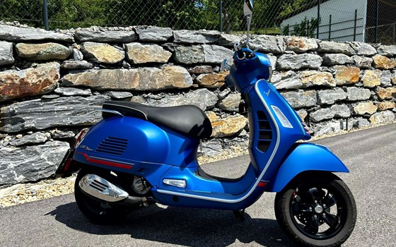 Gebrauchtmotorrad Vespa GTS 300 hpe Super Sport - Bild 2 Gebrauchtmotorrad Vespa GTS 300 hpe Super Sport - Bild 2