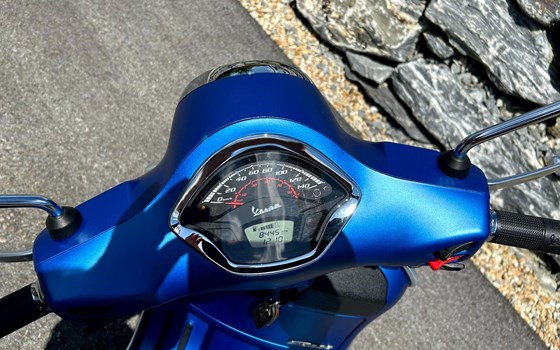 Gebrauchtmotorrad Vespa GTS 300 hpe Super Sport - Bild 6 Gebrauchtmotorrad Vespa GTS 300 hpe Super Sport - Bild 6