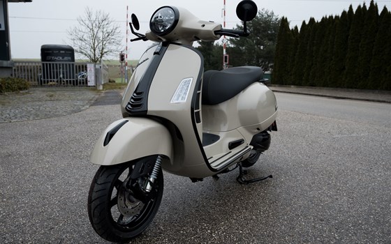 Neufahrzeug Vespa GTS 300 - Bild 1 Neufahrzeug Vespa GTS 300 - Bild 1