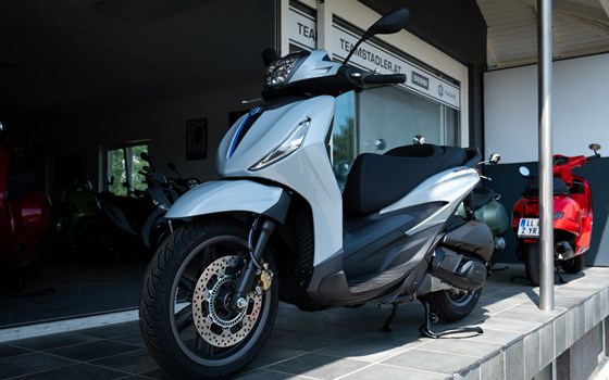 Gebrauchtmotorrad Piaggio Beverly 310 - Bild 1 Gebrauchtmotorrad Piaggio Beverly 310 - Bild 1