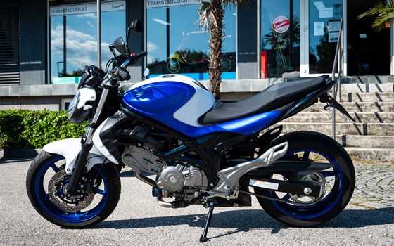 Gebrauchtmotorrad Suzuki SFV 650 Gladius - Bild 3 Gebrauchtmotorrad Suzuki SFV 650 Gladius - Bild 3