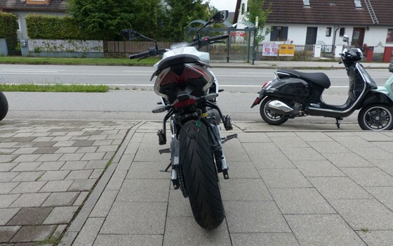 Neufahrzeug Aprilia Tuono 457 - Bild 10