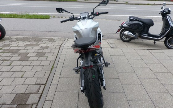 Neufahrzeug Aprilia Tuono 457 - Bild 9