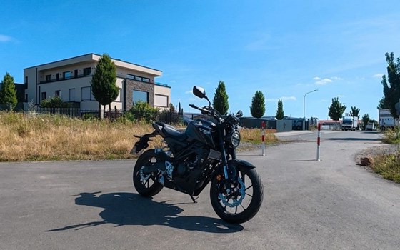 Neufahrzeug Honda CB125R - Bild 1