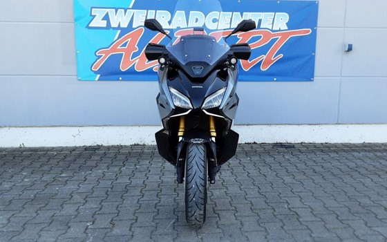 Gebrauchtmotorrad Honda Forza 750 - Bild 3