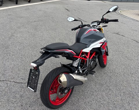 zum Vergrössern bitte anklicken!