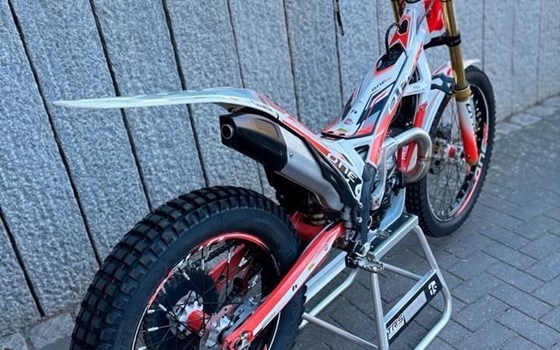 Gebrauchtmotorrad TRS One 125 RR Raga Racing - Bild 6 Gebrauchtmotorrad TRS One 125 RR Raga Racing - Bild 6
