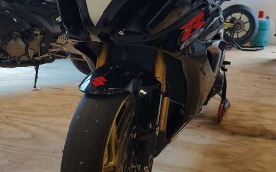 Gebrauchtmotorrad Suzuki GSX-R 1000 R - Bild 1 Gebrauchtmotorrad Suzuki GSX-R 1000 R - Bild 1