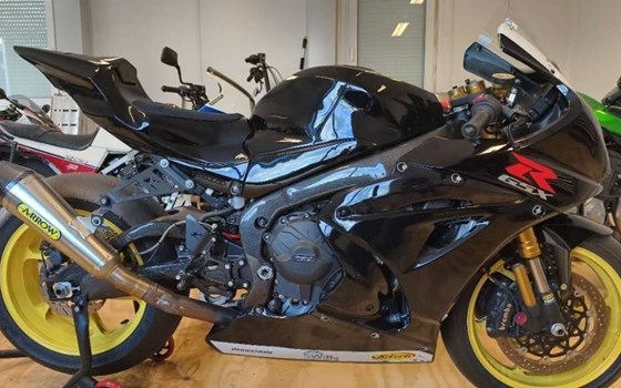 Gebrauchtmotorrad Suzuki GSX-R 1000 R - Bild 4 Gebrauchtmotorrad Suzuki GSX-R 1000 R - Bild 4