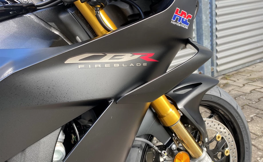 Angebot Honda CBR1000RR-R Fireblade SP Bild 9: Angebot Honda CBR1000RR-R Fireblade SP
