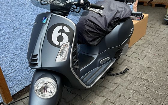 Gebrauchtmotorrad Vespa GTV 300 Special Edition Sei Giorni Euro4 - Bild 4 Gebrauchtmotorrad Vespa GTV 300 Special Edition Sei Giorni Euro4 - Bild 4