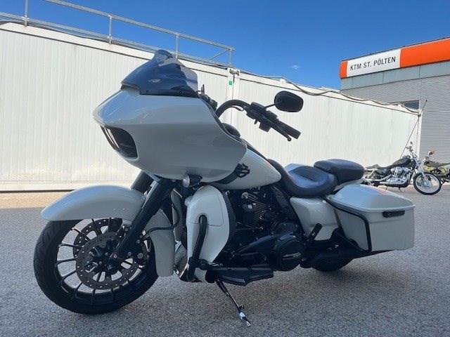 Harley-Davidson Touring Road Glide Special FLTRXS (Bonneville Salt Pearl) - Bild 13