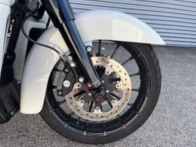 Harley-Davidson Touring Road Glide Special FLTRXS (Bonneville Salt Pearl) - Bild 5