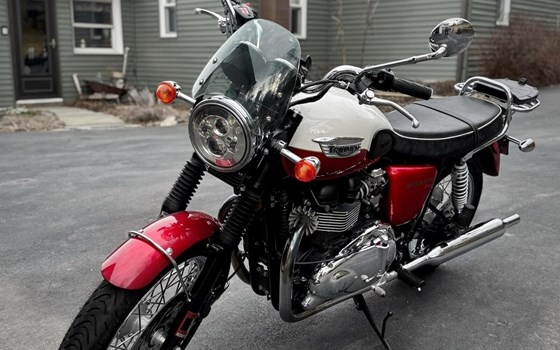 Gebrauchtmotorrad Triumph Bonneville T100 - Bild 2 Gebrauchtmotorrad Triumph Bonneville T100 - Bild 2