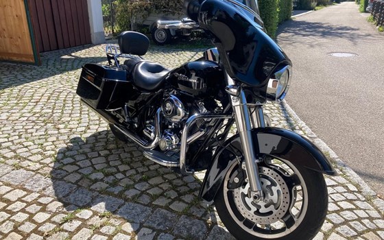Gebrauchtmotorrad Harley-Davidson Street Glide FLHX - Bild 1 Gebrauchtmotorrad Harley-Davidson Street Glide FLHX - Bild 1