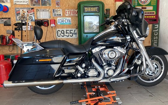 Gebrauchtmotorrad Harley-Davidson Street Glide FLHX - Bild 3 Gebrauchtmotorrad Harley-Davidson Street Glide FLHX - Bild 3