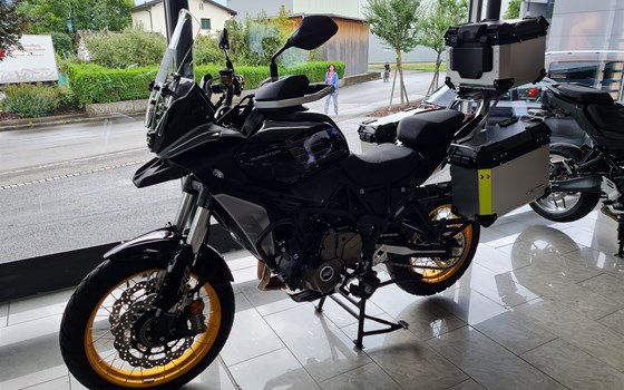 Gebrauchtmotorrad QJ Motor SRT 700 SX - Bild 1