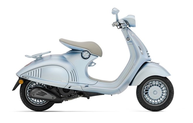 Vespa 946 Snake