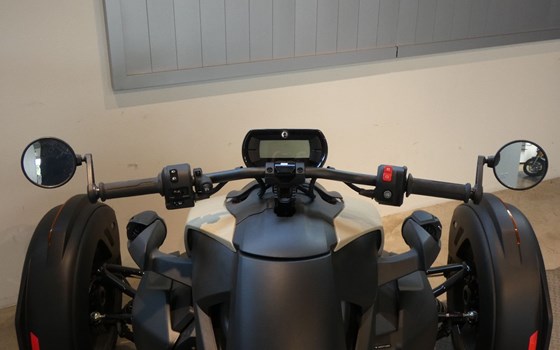 Gebrauchtmotorrad Can-Am Ryker 900 Sport - Bild 8