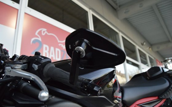 Gebrauchtmotorrad Triumph Street Triple R - Bild 16