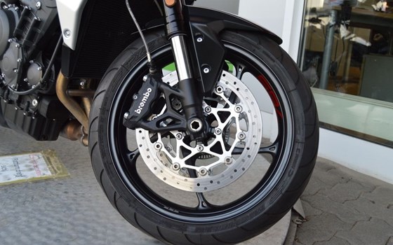 Gebrauchtmotorrad Triumph Street Triple R - Bild 8