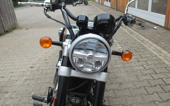 Neufahrzeug Royal Enfield Super Meteor 650 - Bild 8