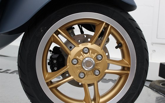 Neufahrzeug Vespa Primavera 125 - Bild 8