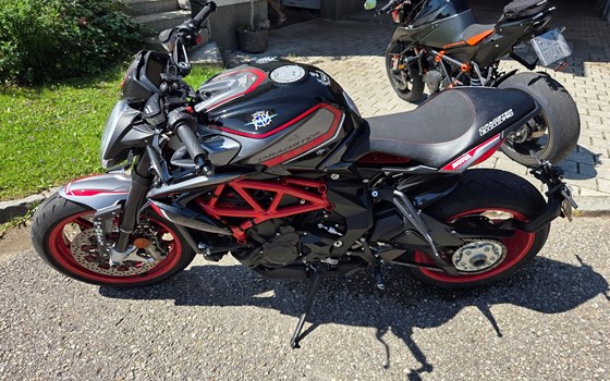 Gebrauchtmotorrad MV Agusta Brutale 800 RR - Bild 1 Gebrauchtmotorrad MV Agusta Brutale 800 RR - Bild 1