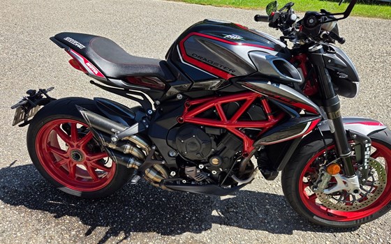 Gebrauchtmotorrad MV Agusta Brutale 800 RR - Bild 2 Gebrauchtmotorrad MV Agusta Brutale 800 RR - Bild 2