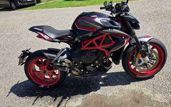 Gebrauchtmotorrad MV Agusta Brutale 800 RR - Bild 5 Gebrauchtmotorrad MV Agusta Brutale 800 RR - Bild 5