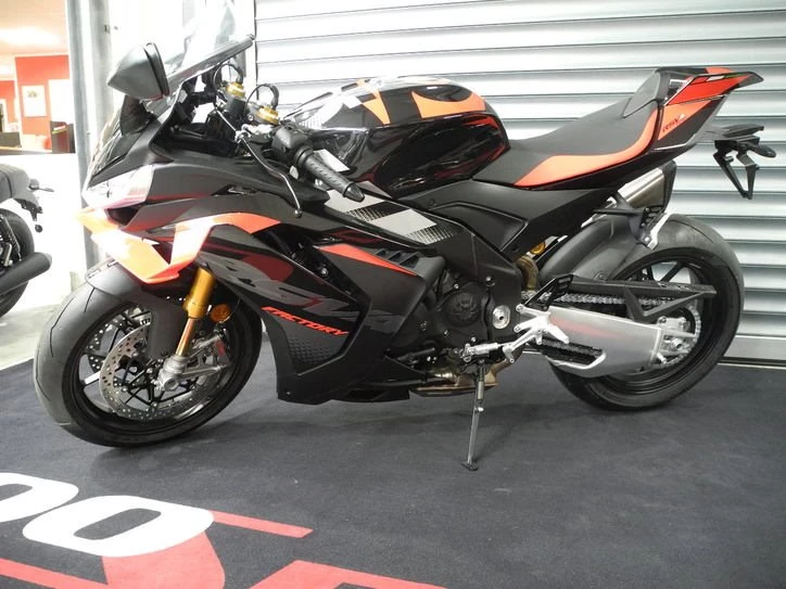 Angebot Aprilia RSV4 1100 Factory Bild 2: Angebot Aprilia RSV4 1100 Factory
