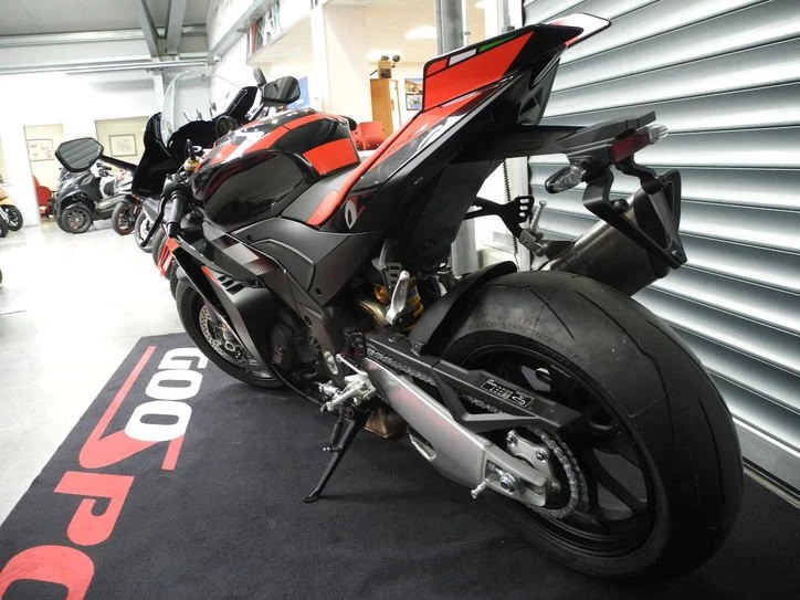 Angebot Aprilia RSV4 1100 Factory Bild 4: Angebot Aprilia RSV4 1100 Factory