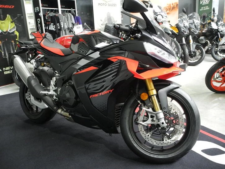 Angebot Aprilia RSV4 1100 Factory Bild 5: Angebot Aprilia RSV4 1100 Factory
