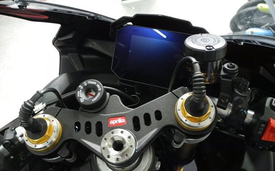 Neufahrzeug Aprilia RSV4 1100 Factory - Bild 6