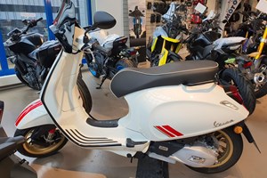 Angebot Vespa Sprint 125 Racing Sixties
